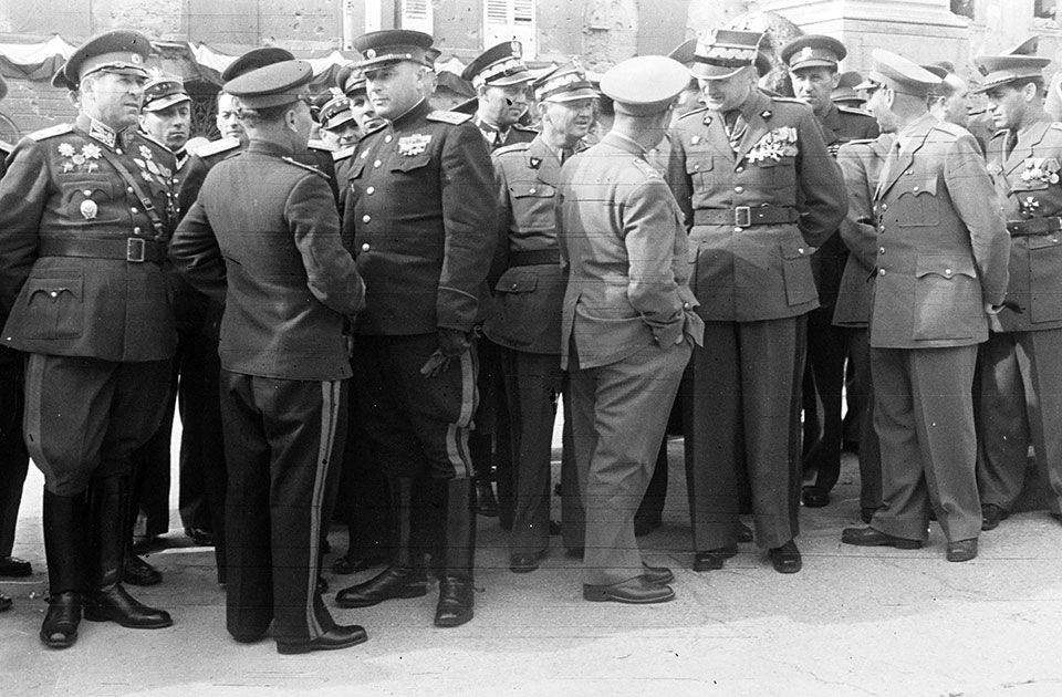 Megszállás és/vagy fegyverszünet - Szövetséges ellenőrzés Közép-Európában a 2. világháború végén