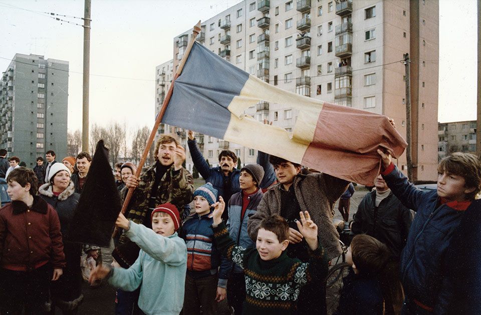 Az 1989-es romániai forradalomba történő magyar beavatkozás kérdése